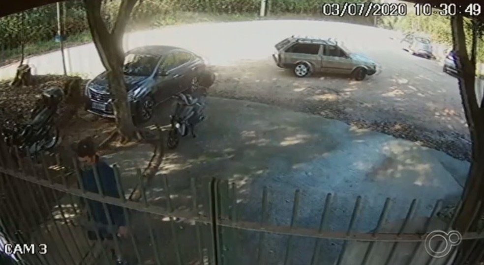 Homem é investigado pela Polícia Civil de Jundiaí por suposto abandono de animal — Foto: Reprodução/TV TEM