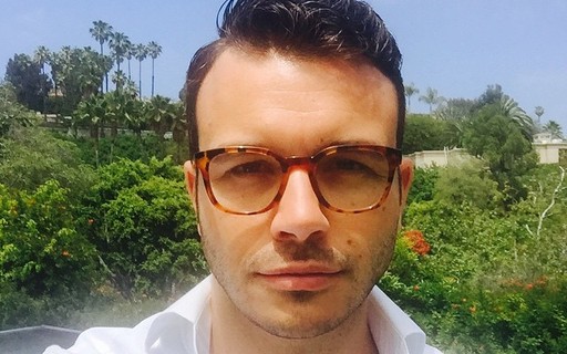 Que diferença! Namorado de Britney Spears muda visual ...