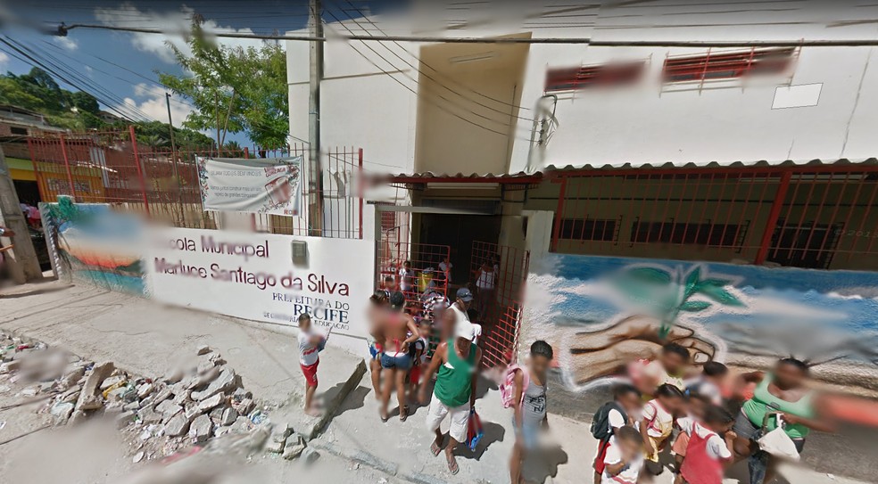 A Escola Municipal Marluce Santiago da Silva é a única unidade escolar pública do bairro de Passarinho, na Zona Norte do Recife, e não tem capacidade para atender a todas as crianças da comunidade (Foto: Reprodução/Google Street View)