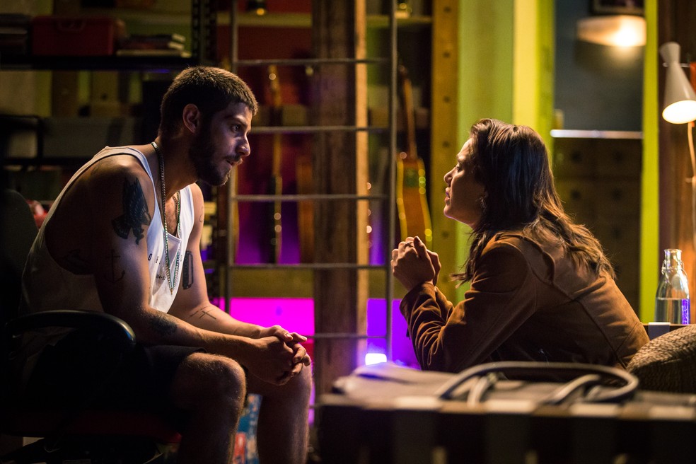 Ícaro rejeita Rosa e diz que sente pena dela (Foto: Fabiano Battaglin/Gshow)