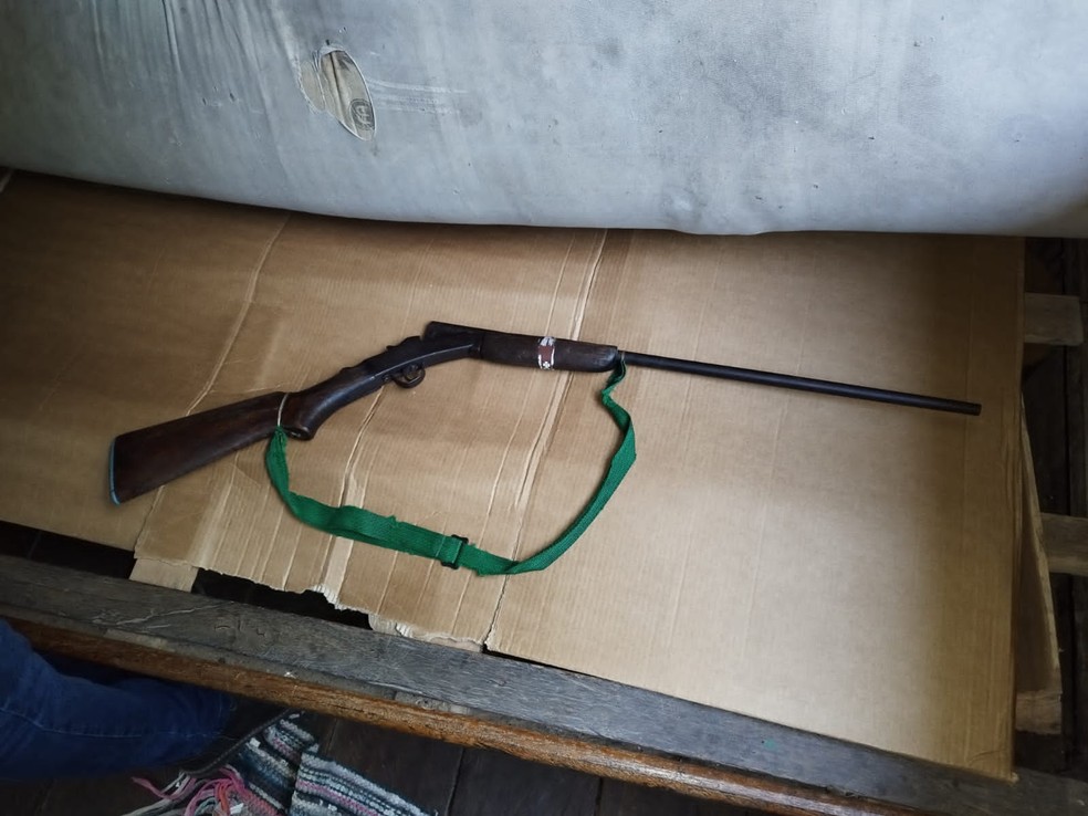 Polícia encontrou arma usada no crime escondida embaixo de um colchão na casa da família — Foto: Alexandre Lima/Arquivo pessoal