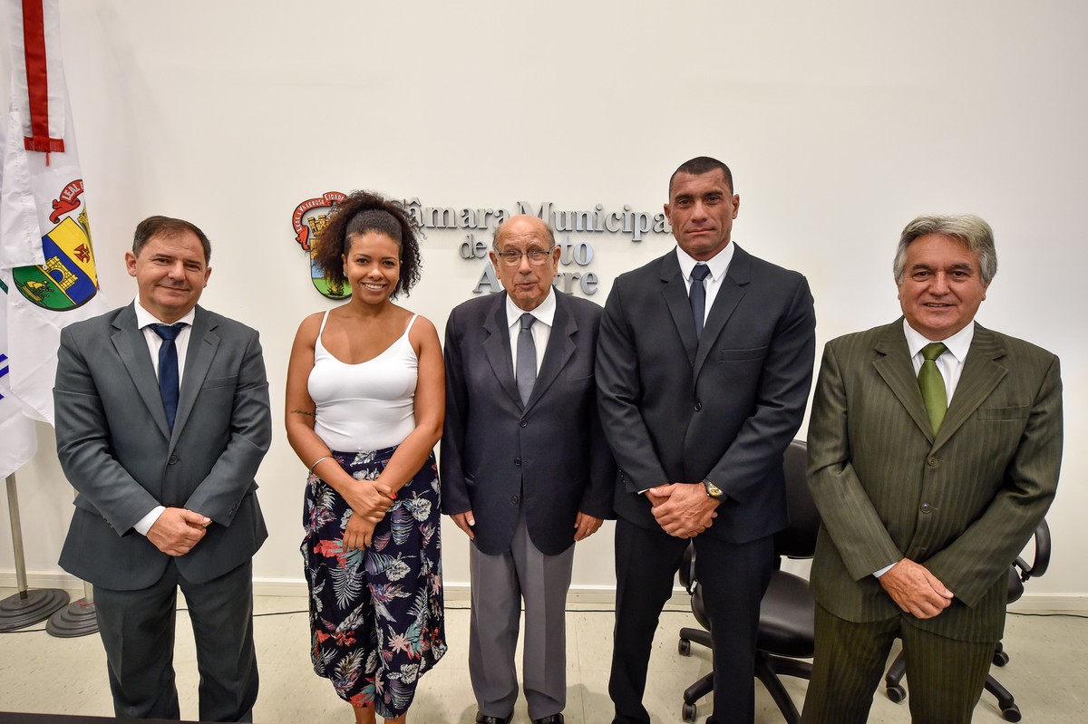 Novos vereadores de Porto Alegre assumem vagas de parlamentares que foram eleitos deputados