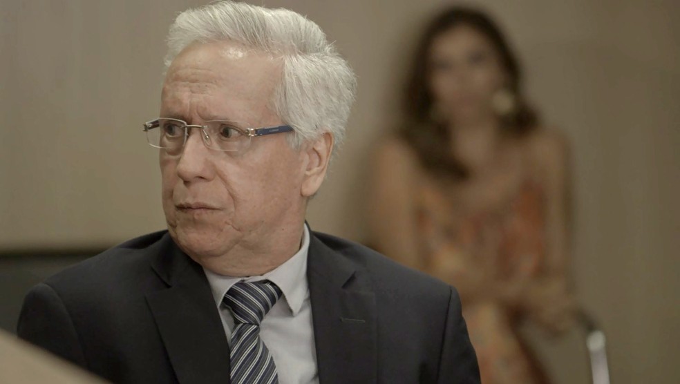 Amaral afirma que Gael e Clara não têm condições de criar Tomaz (Foto: TV Globo)