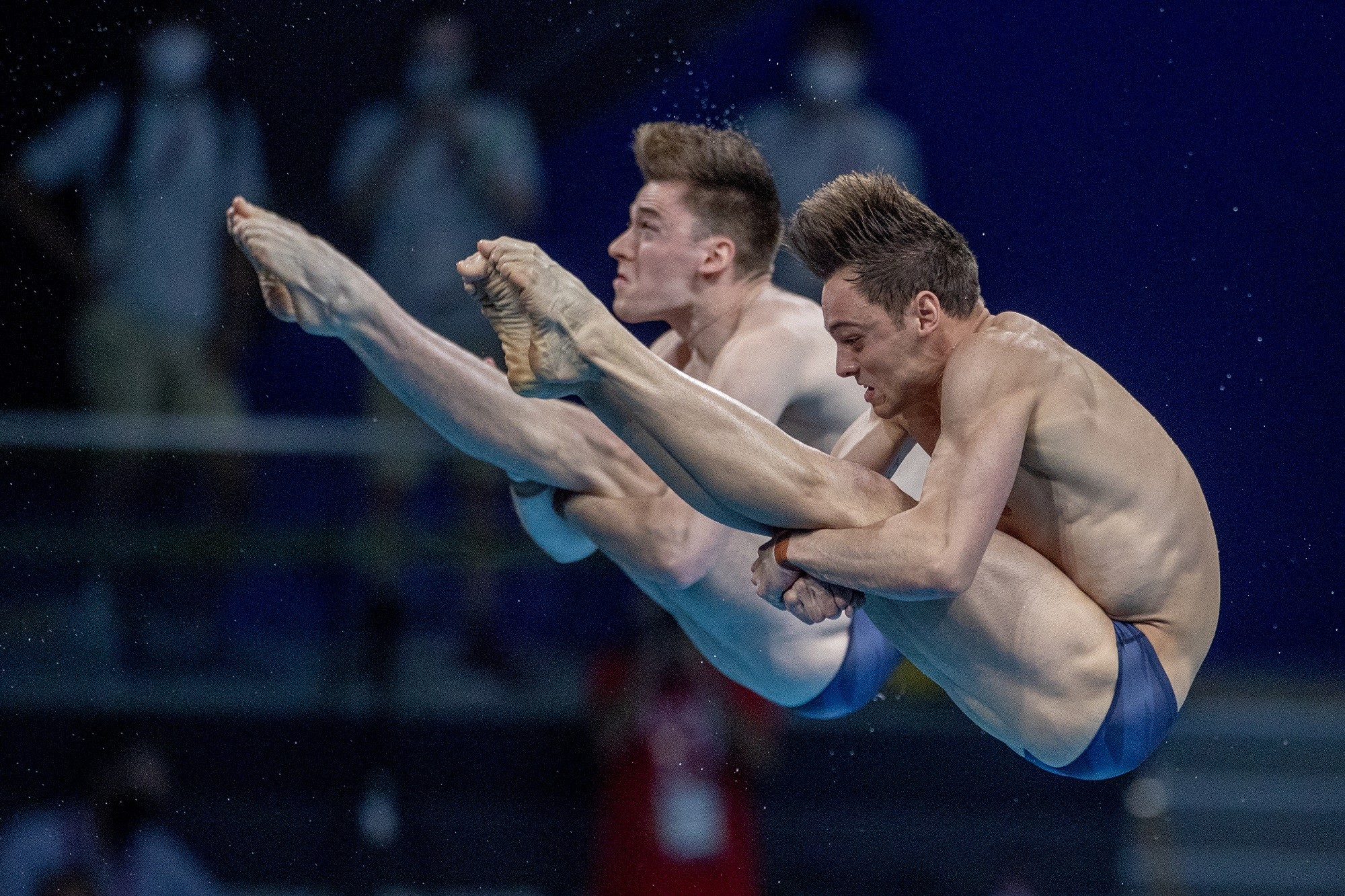 O salto que garantiu a Tom Daley e Matty Lee o ouro olímpico em Tóquio (Foto: Getty Images)