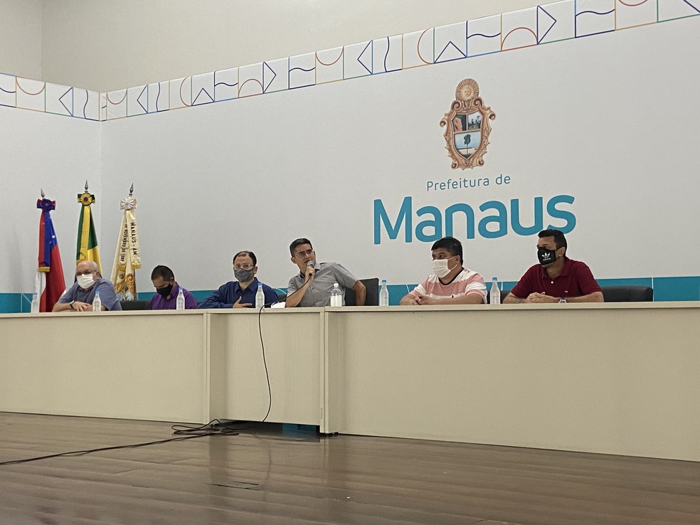 Prefeito de Manaus, David Almeida, disse que lista com nomes de pessoas que foram vacinadas foram encaminhadas para órgãos de controle. — Foto: Patrick Marques/G1 AM