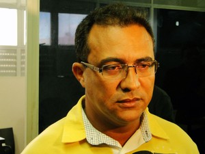 Francisco Silvanei dos Santos se apresentou à polícia e foi solto  (Foto: Ricardo Araújo/G1)