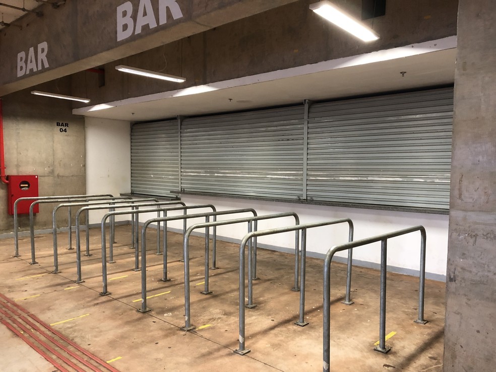 Bares fechados (Foto: Daniel Borges / GloboEsporte.com)