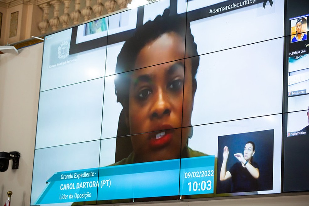 A vereadora Carol Dartora (PT) disse que vai encaminhar mensagens racistas recebidas ao Ministério Público — Foto: Rodrigo Fonseca/CMC