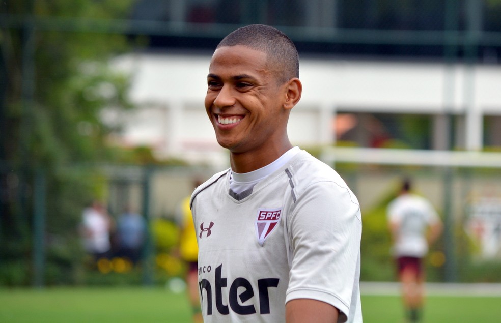 Bruno Alves é um dos zagueiros mais regulares do São Paulo nesta temporada (Foto: Érico Leonan / site oficial do SPFC)