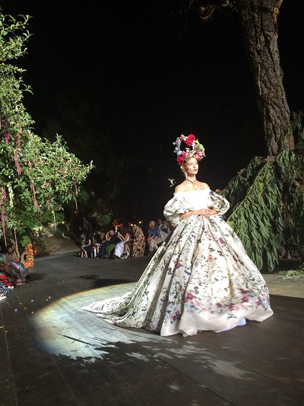 Suzy Menkes: Dolce & Gabbana’s Midsummer Night’s Dream - Vogue | en