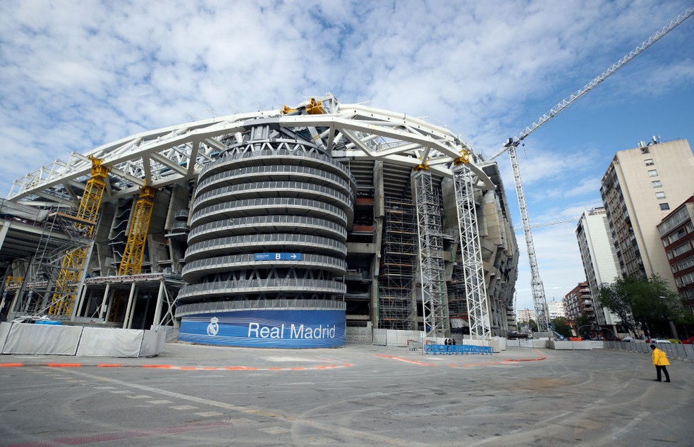 Estádio Santiago Bernabéu vem passando por obras nos últimos anos — Foto: Getty Images