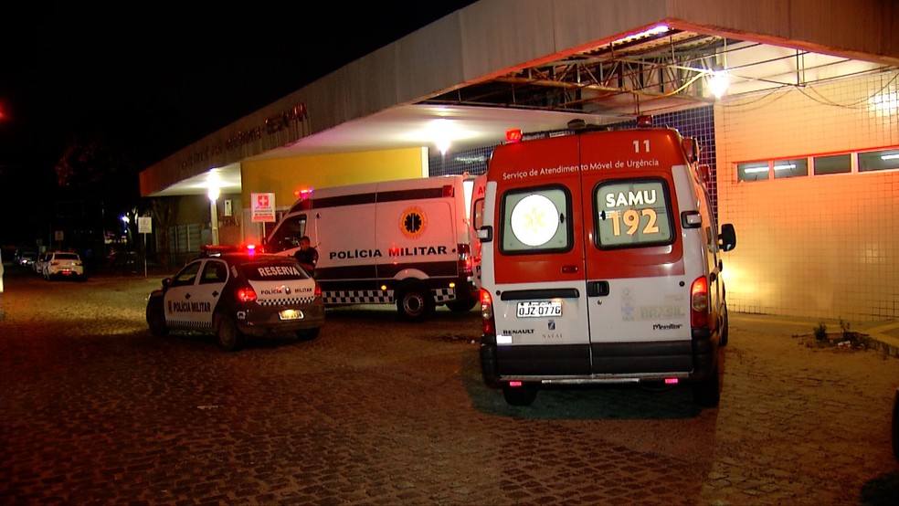 Policial e suspeito foram socorridos ao hospital (Foto: Gilmar Santos/Inter TV Cabugi)