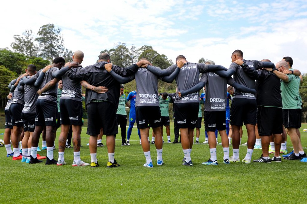 Último treino do Cuiabá em Atibaia antes de encarar o Bragantino — Foto: AssCom Dourado