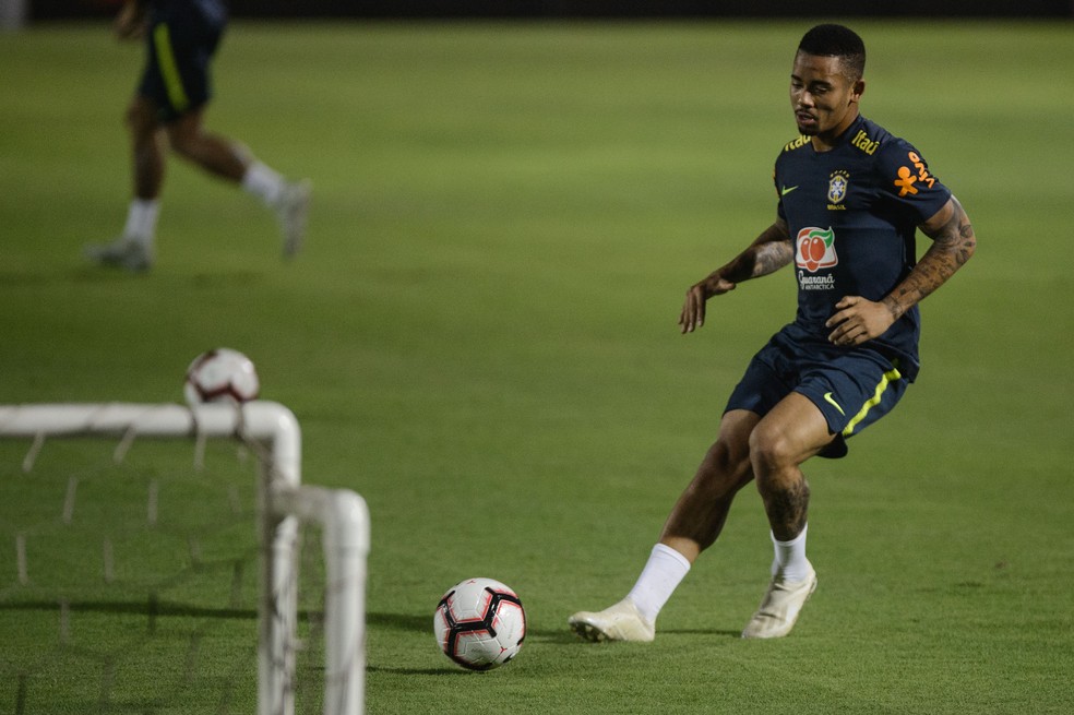 Gabriel Jesus em treino da seleção brasileira na Arábia Saudita — Foto: Pedro Martins / MoWA Press