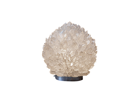 Luminária Lua Cheia (2016), de quartzo, vidro e alumínio, 45 x 45 cm de diâm., de Demian Quincke, R$ 13 mil 