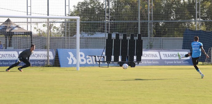Grêmio amarga tropeços em pênaltis e quer fugir de cobranças contra NH