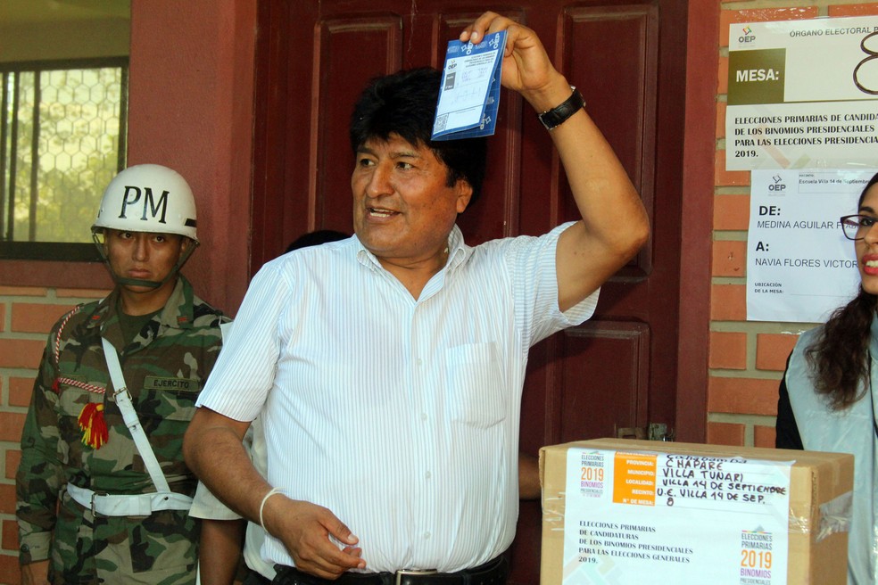 Presidente da Bolívia, Evo Morales, vota em eleições primárias em Chapare, em janeiro — Foto: Courtesy of Bolivian Presidency/ Reuters