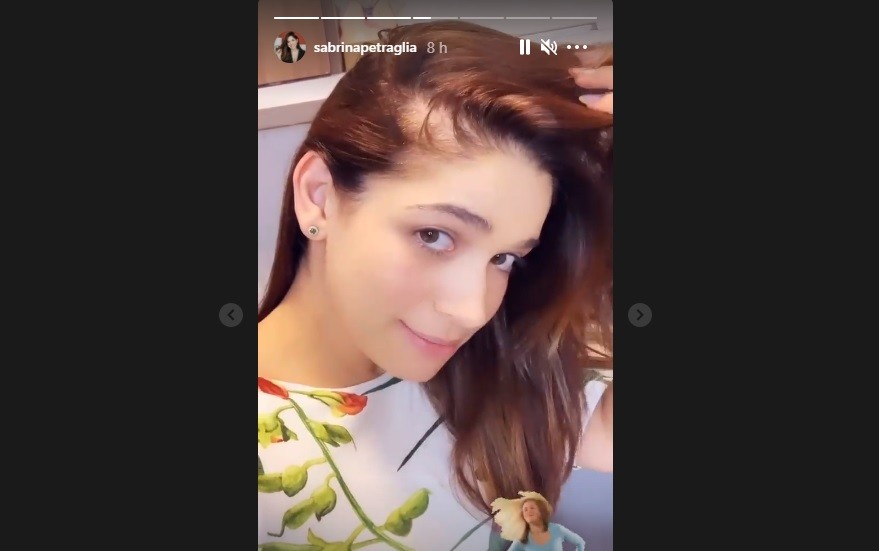 Sabrina Petraglia compartilhou com seus seguidores que está sofrendo com a queda de cabelo no pós-parto (Foto: Reprodução/ Instagram)