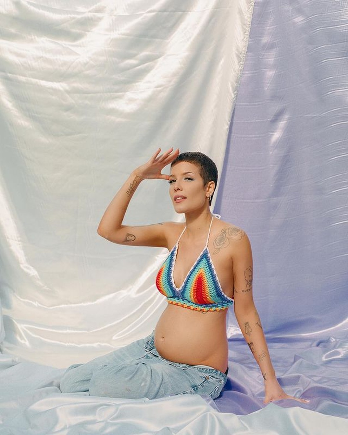 Halsey anuncia álbum sobre 'as alegrias e os horrores da gravidez e do parto'