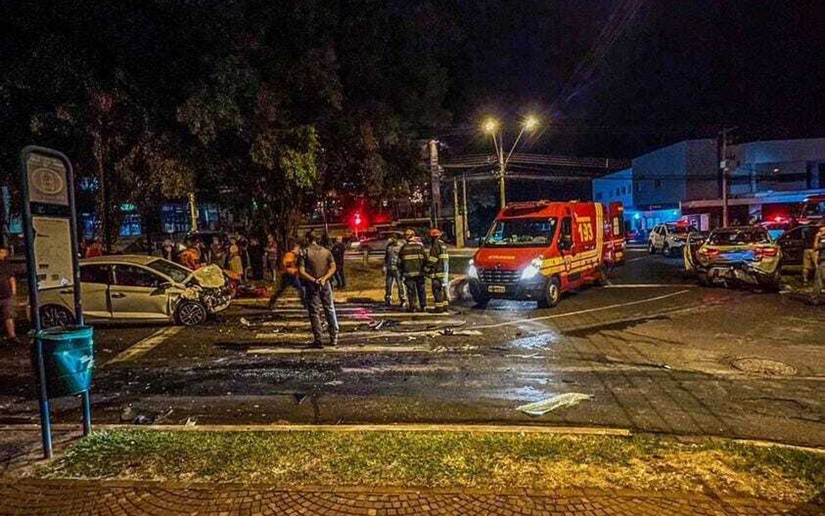 Sequência de batidas em avenida da zona Sul deixa dois em estado grave em Ribeirão Preto, SP