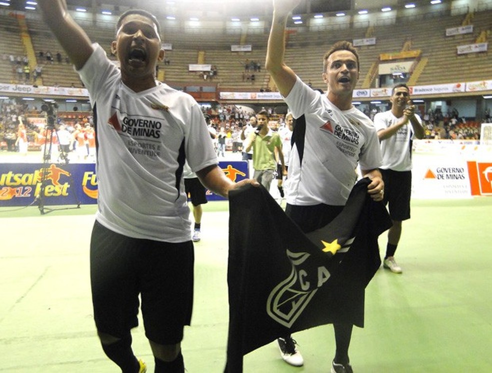 Falcão apontou Manoel Tobias como segundo principal nome do futsal  — Foto: Fernando Martins 