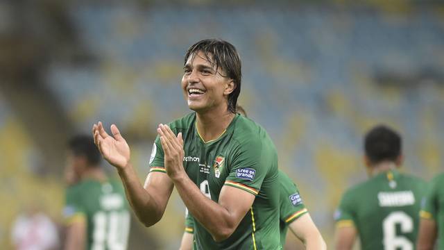 Moreno, aniversariante do dia, abriu placar de pÃªnalti