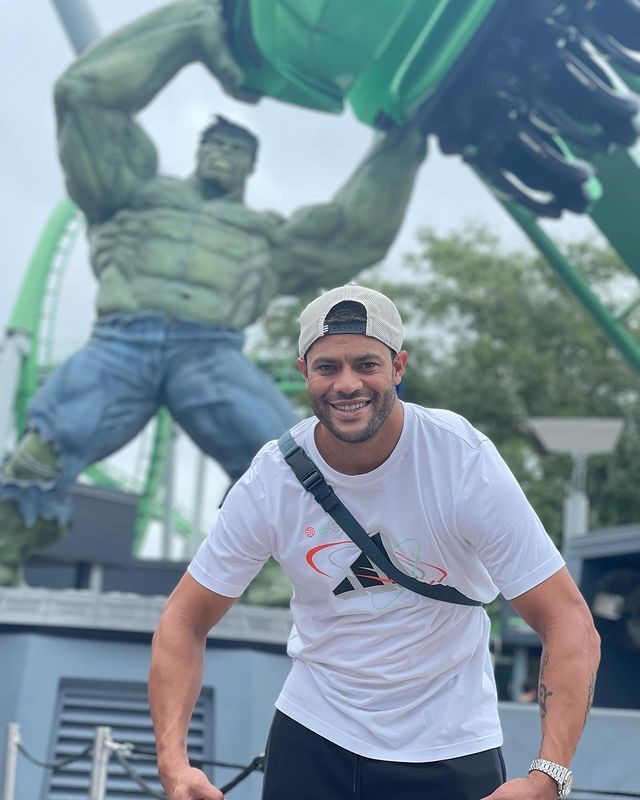 Hulk se diverte na Disney (Foto: Reprodução / Instagram)