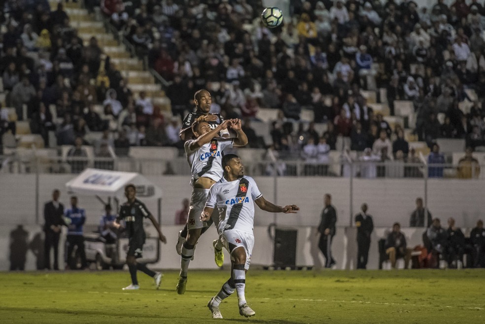 Rodrigo foi pivô de polêmica com Milton Mendes após empate no Majestoso  (Foto: Fabio Leoni/ PontePress)