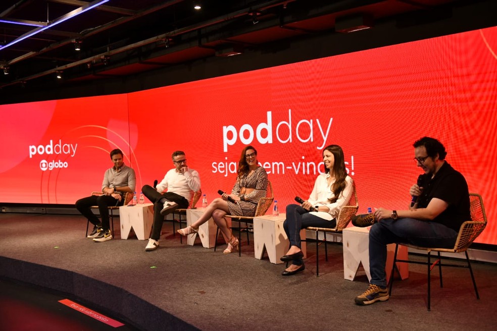 Participantes da primeira mesa do PodDay — Foto: Gustavo Scatena/Globo