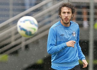 Por permanência de Galhardo no Grêmio, Santos sugere nomes de troca