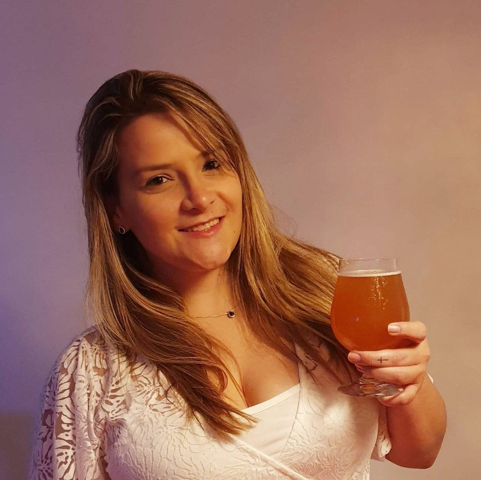 Suzana Bernardes, influenciadora de cervejas — Foto: Arquivo pessoal