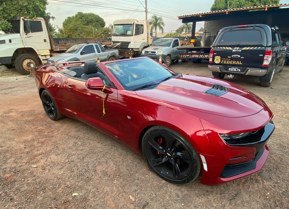 Carro de luxo foi apreendido na Operação Carga Prensa em Rondônia — Foto: PF/Divulgação