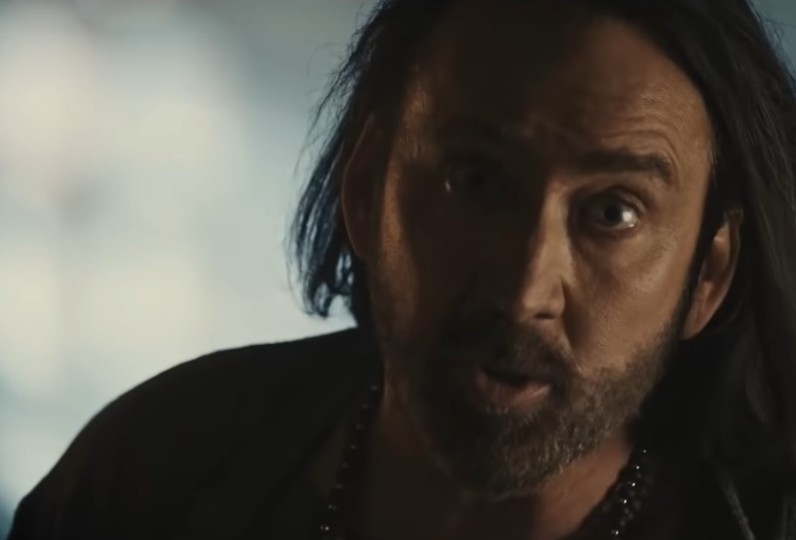 O ator Nicolas Cage em cena da ficção científica Jiu-Jitsu (Foto: Reprodução)