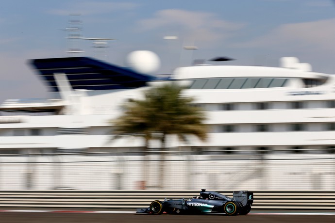 Lewis Hamilton no 1º treino livre para o GP de Abu Dhabi, Yas Marina (Foto: Getty Images)