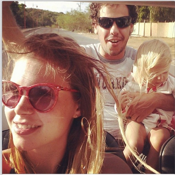 Carolinie Figueiredo passeia com a família (Foto: Reprodução/Instagram)