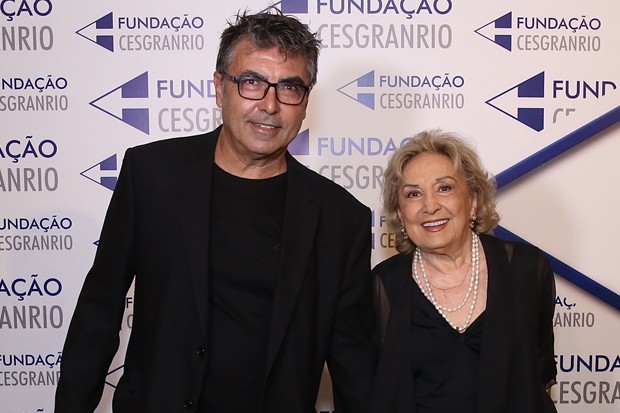 Eva Wilma e o filho, John Herbert Riefle Buckup (Foto: Roberto Filho/Brazil News)