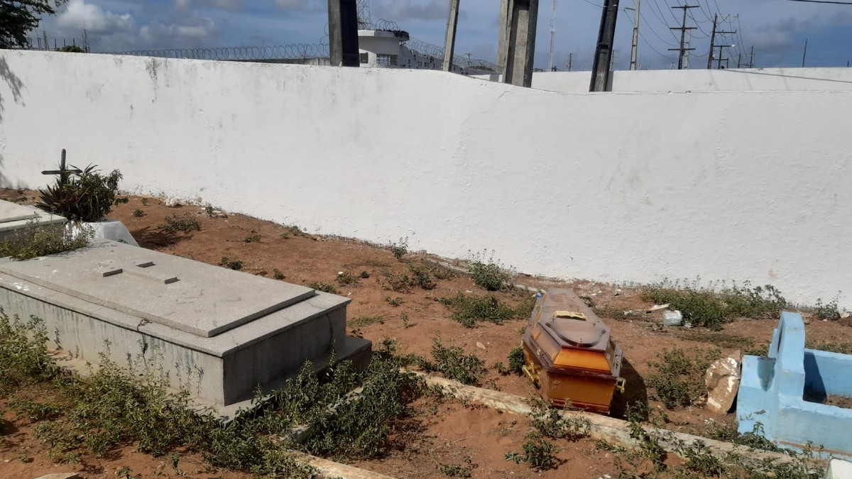 Três homens são presos após violar túmulo e tentar roubar caixão com corpo  de idosa em cemitério de Natal | Rio Grande do Norte | G1
