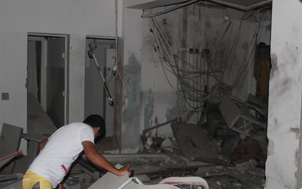Banco foi explodido em Monte Santo, na Bahia (Foto: MonteSanto.net)