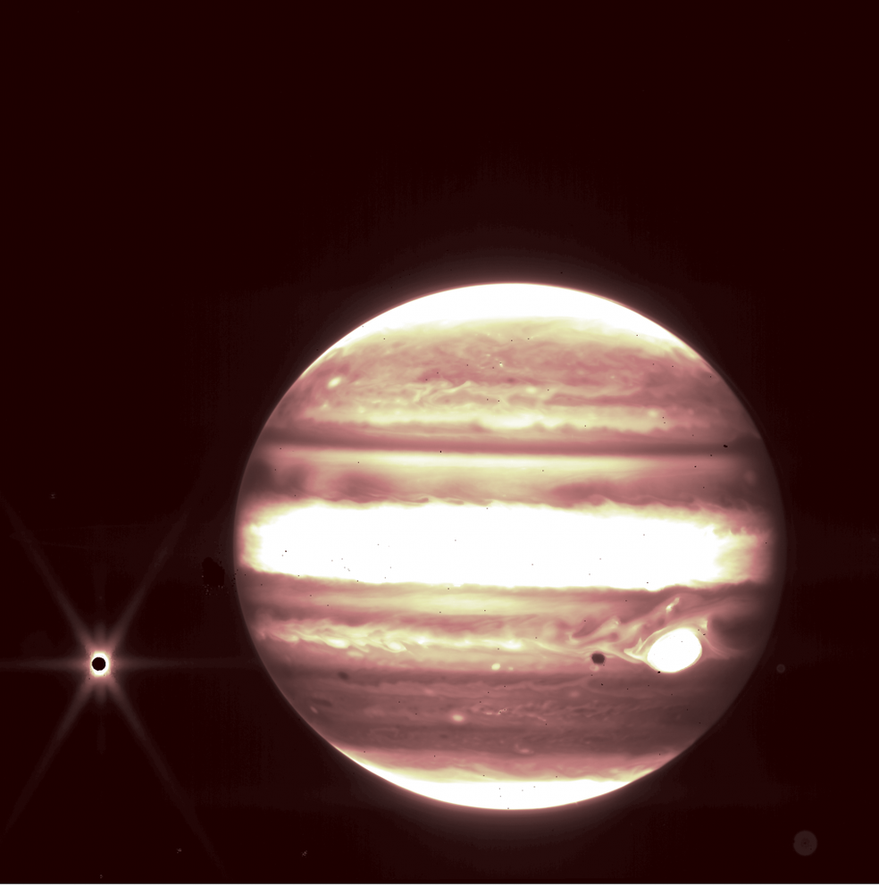 Imagem em infravermelho de Júpiter e sua Lua, capturada pelo satélite James Webb — Foto: Nasa