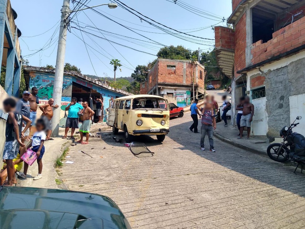 Acidente com van, kombi e carro deixou feridos no Andaraí — Foto: Reprodução/Redes Sociais
