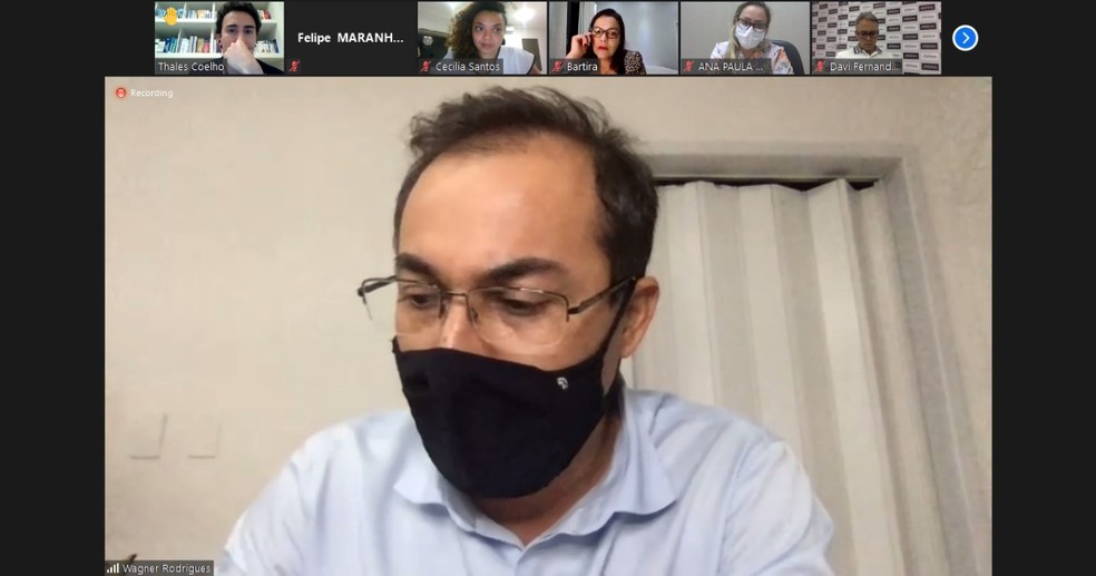 Prefeito Wagner Rodrigues (Solidariedade) durante reunião que decidiu medidas — Foto: Reprodução