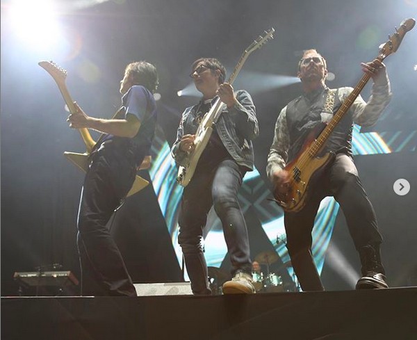 Os músicos do Weezer (Foto: Instagram)