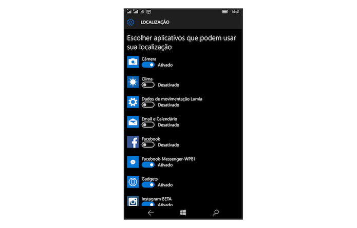 Ativando ou desativando os aplicativos que usam a localização do usuário no Windows 10 Mobile (Foto: Reprodução/Marvin Costa)