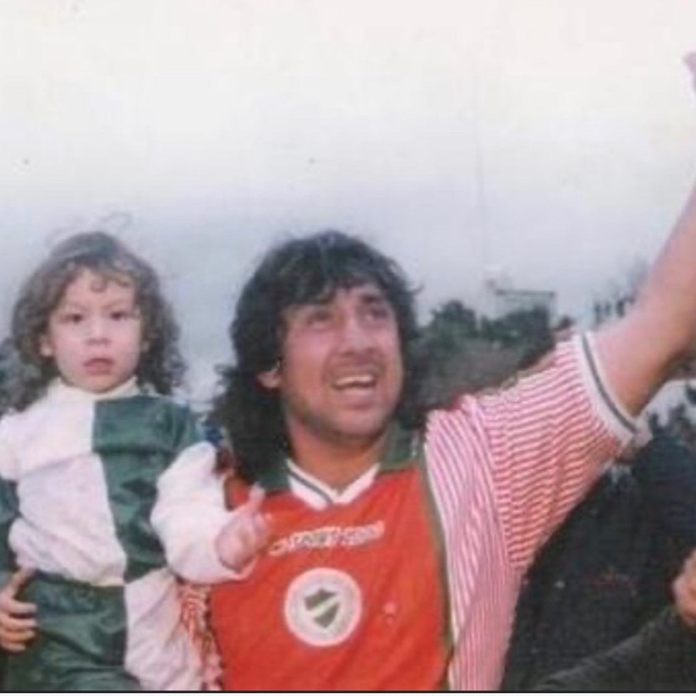 Nahuel Ferraresi ainda bebê com o pai Adolfo — Foto: Arquivo pessoal