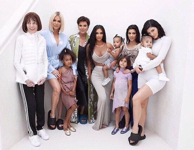 A família Kardashian-Jenner (Foto: Twitter / Kim Kardashian)