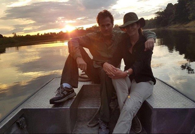 Rande Gerber e Cindy Crawford durante passeio de barco (Foto: Reprodução/Instagram)