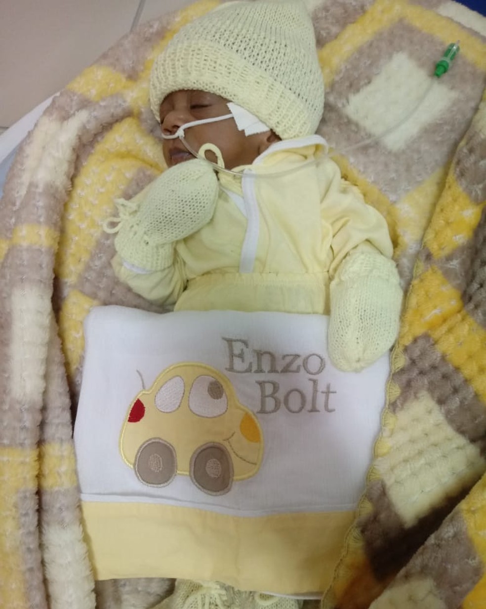 Pequeno Enzo Bolt vai ganhar certidÃ£o de nascimento apÃ³s quatro meses  (Foto: Arquivo da famÃ­lia)