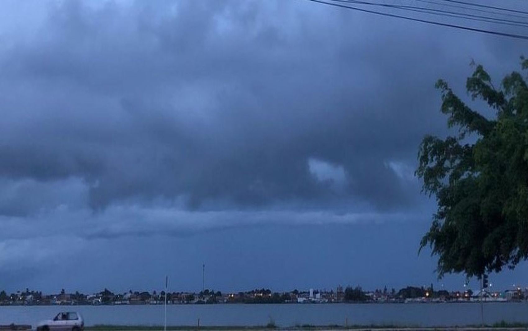 Defesa Civil emite alerta de chuva e ventos fortes em Aracaju para as próximas 24h 