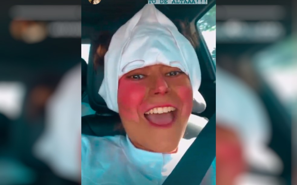 Annelise Lopes, de 16 anos, postou vídeo em rede social comemorando após deixar unidade de saúde: 'Estou de alta' — Foto: Arquivo pessoal/Diolange Lopes