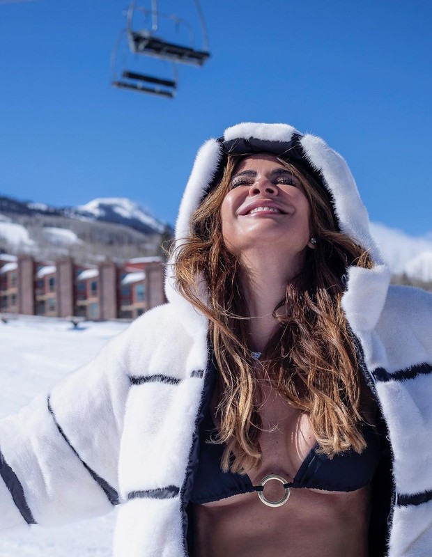 Luciana Gimenez posa na neve (Foto: Reprodução/Instagram)